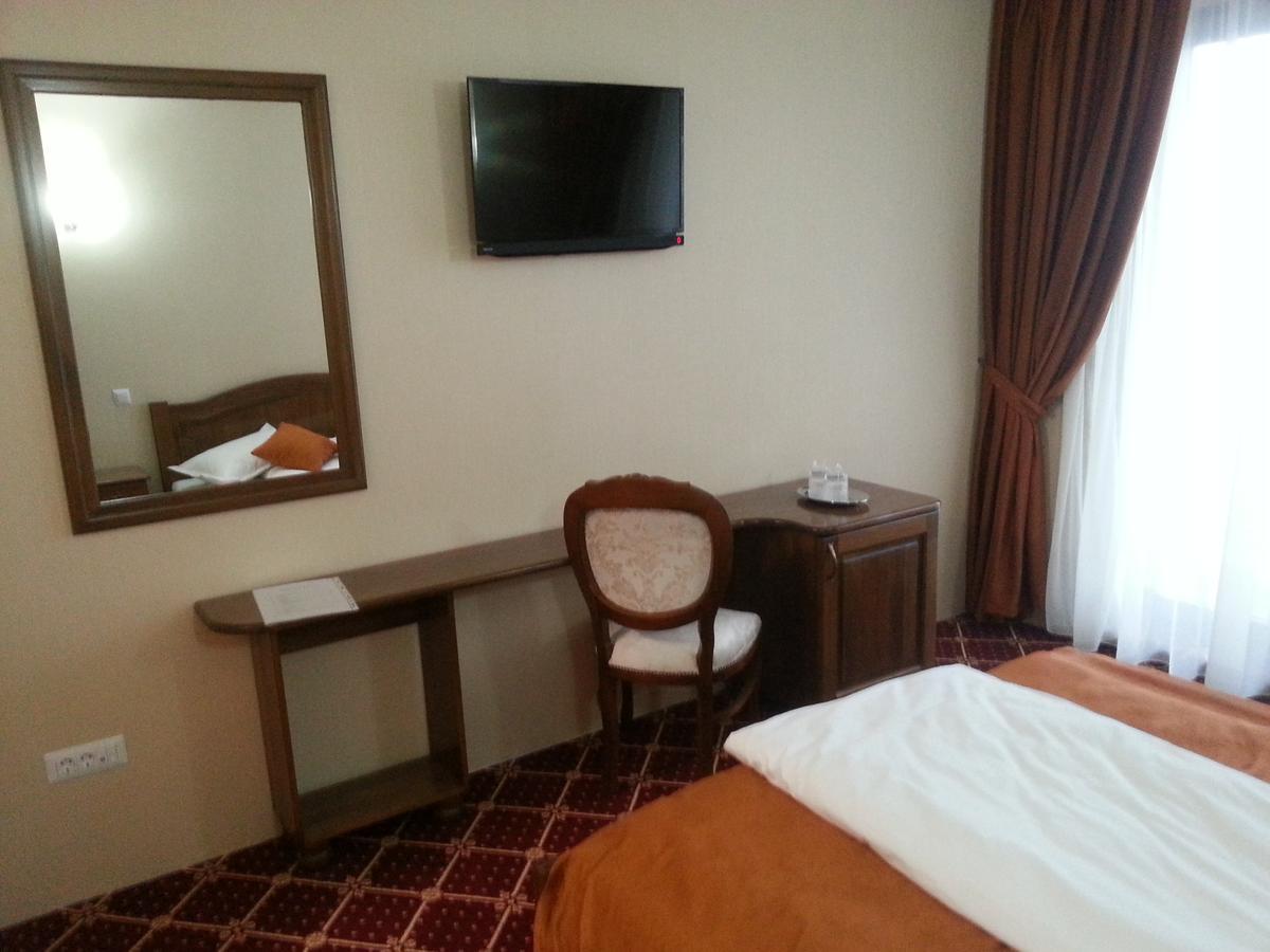 Condor Resort Dulcesti Luaran gambar