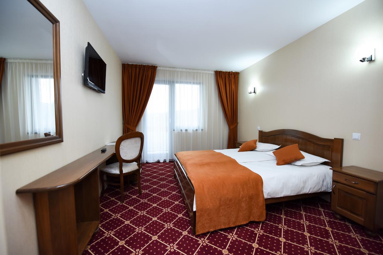 Condor Resort Dulcesti Luaran gambar