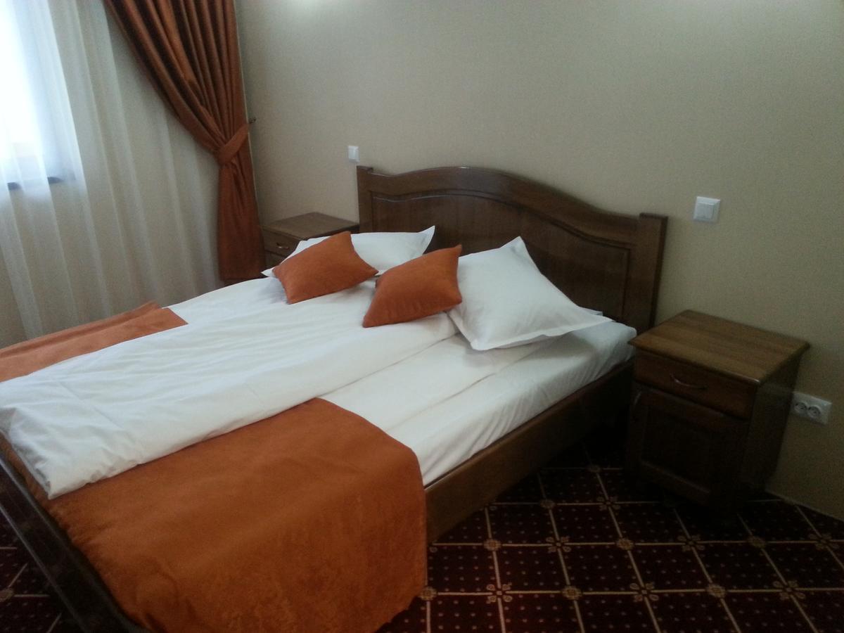 Condor Resort Dulcesti Luaran gambar